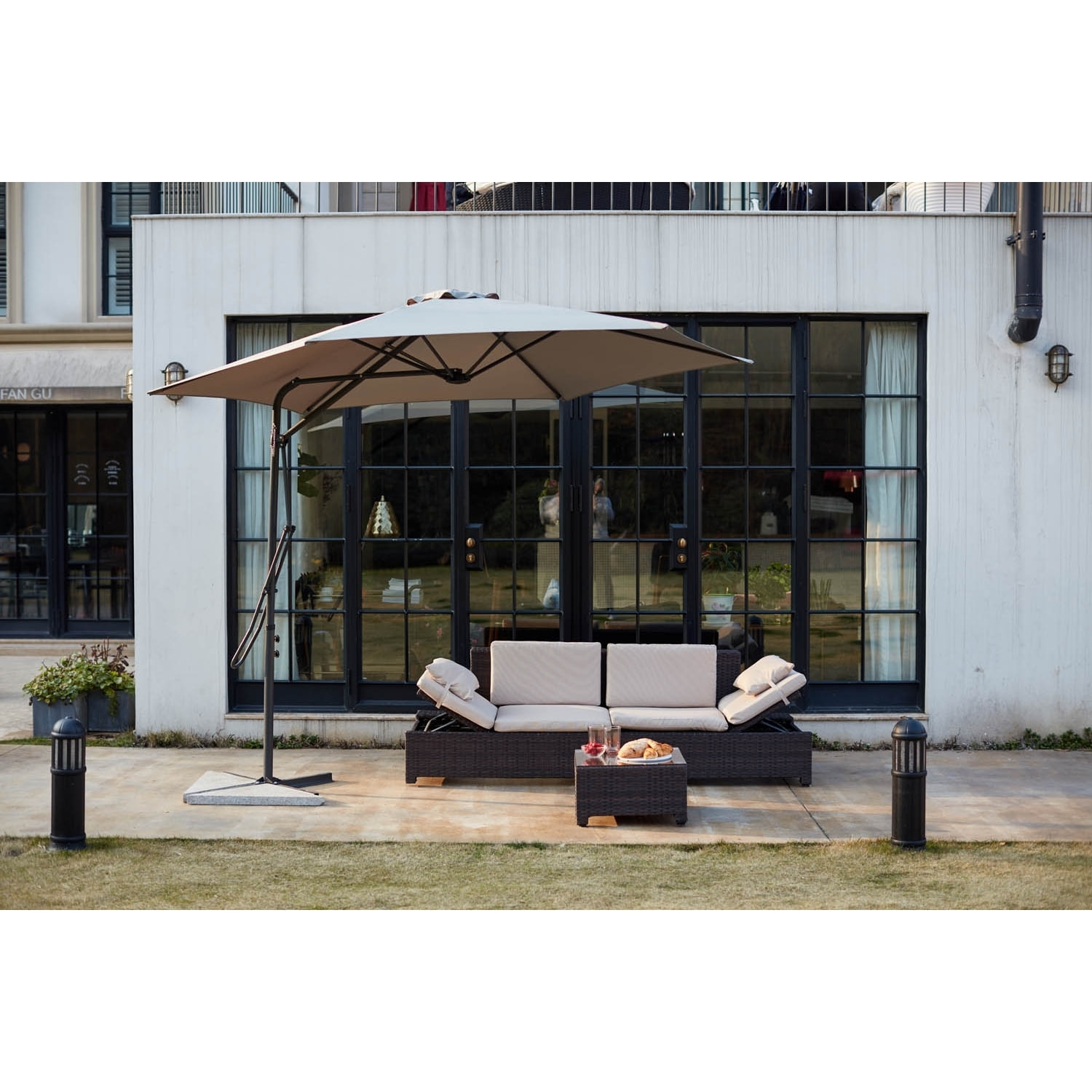 Parasol déporté avec ouverture innovante Ø 3 m gris OITIS