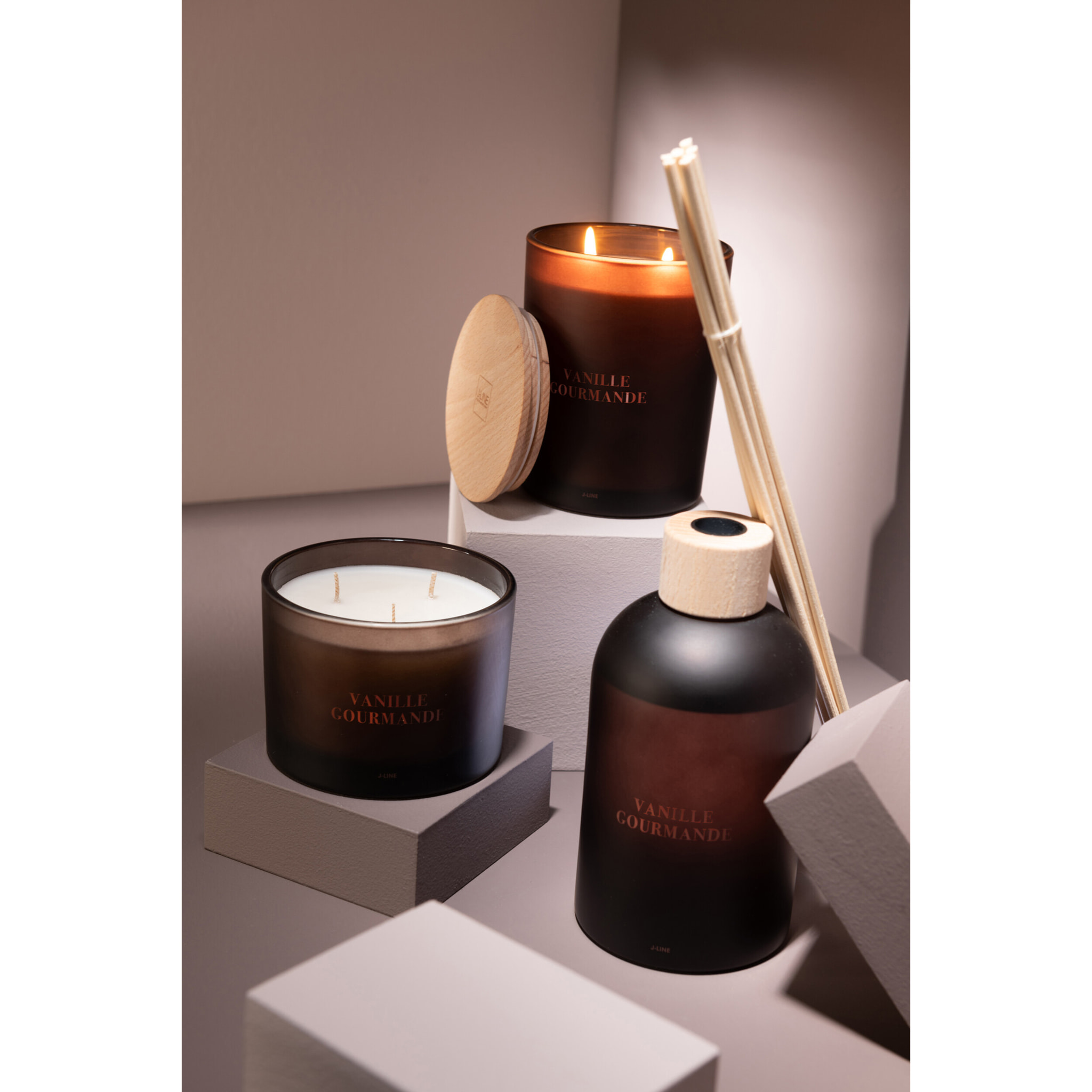 J-Line bougie parfumée Accords Essentiels - Vanille Gourmande - brun - 28H