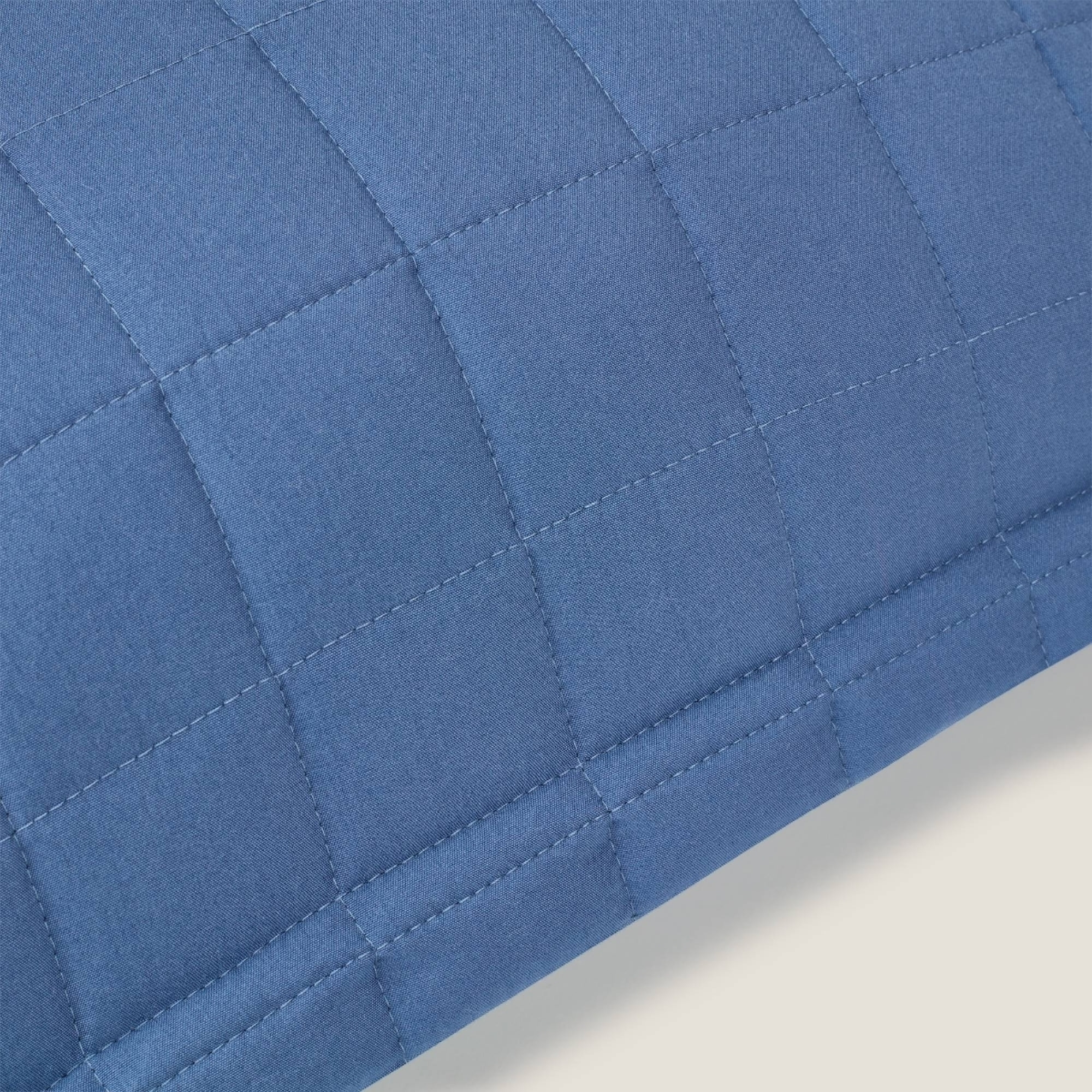 Funda cojín acolchado cuadros Kingnau color azul Poliéster
