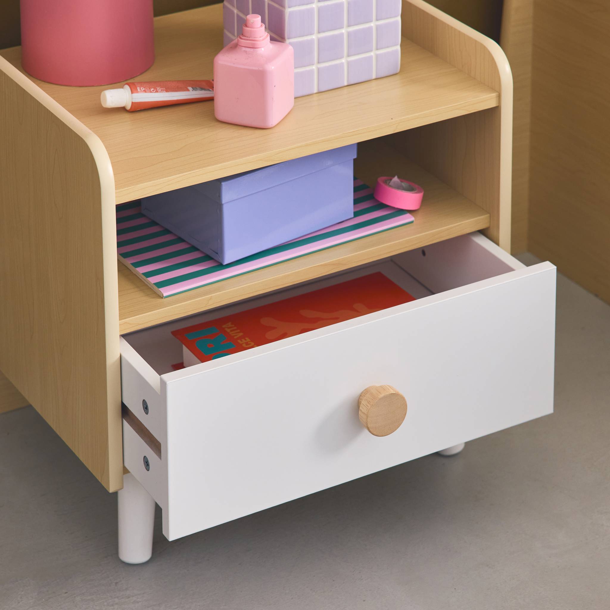 Table de chevet enfant effet bois. blanc. 1 tiroir