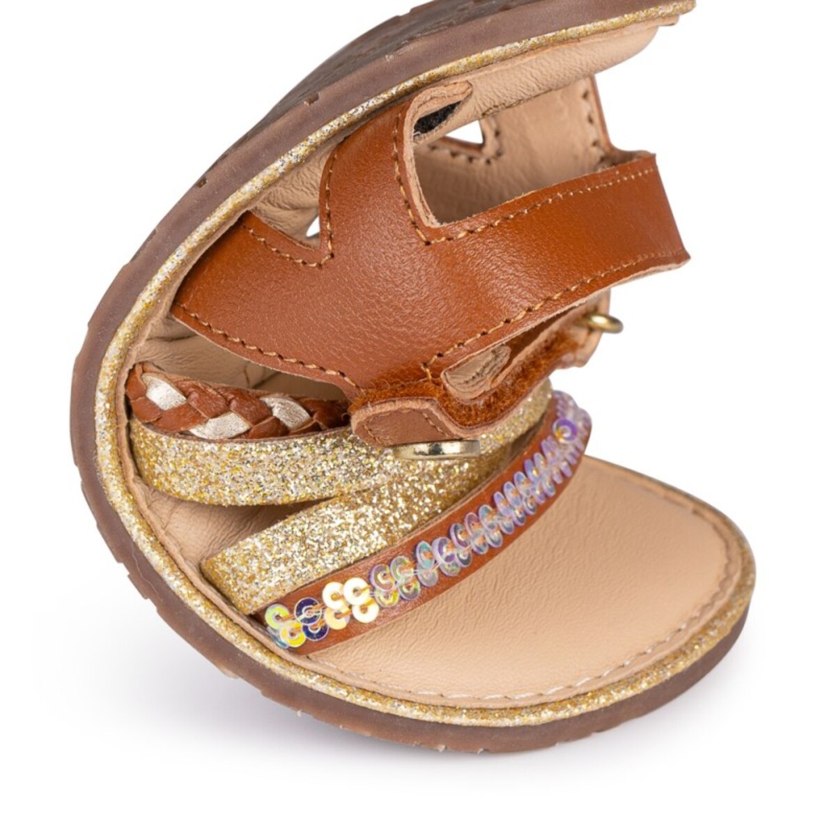 SANDALIA BAREFOOT MOKA - TIRAS DORADAS Y VELCRO AJUSTABLE