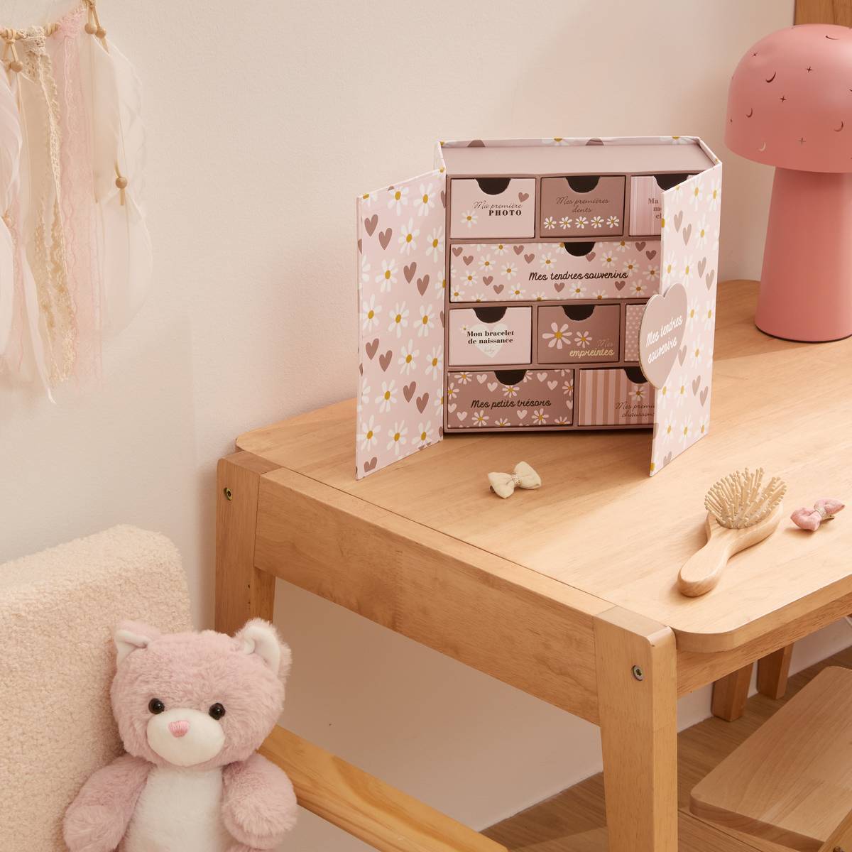 Coffret de naissance souvenirs cœurs 9 tiroirs rose