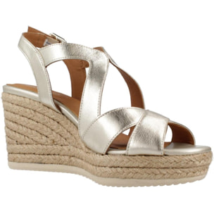 Sandalias Mujer de la marca GEOX  modelo D PONZA ORO