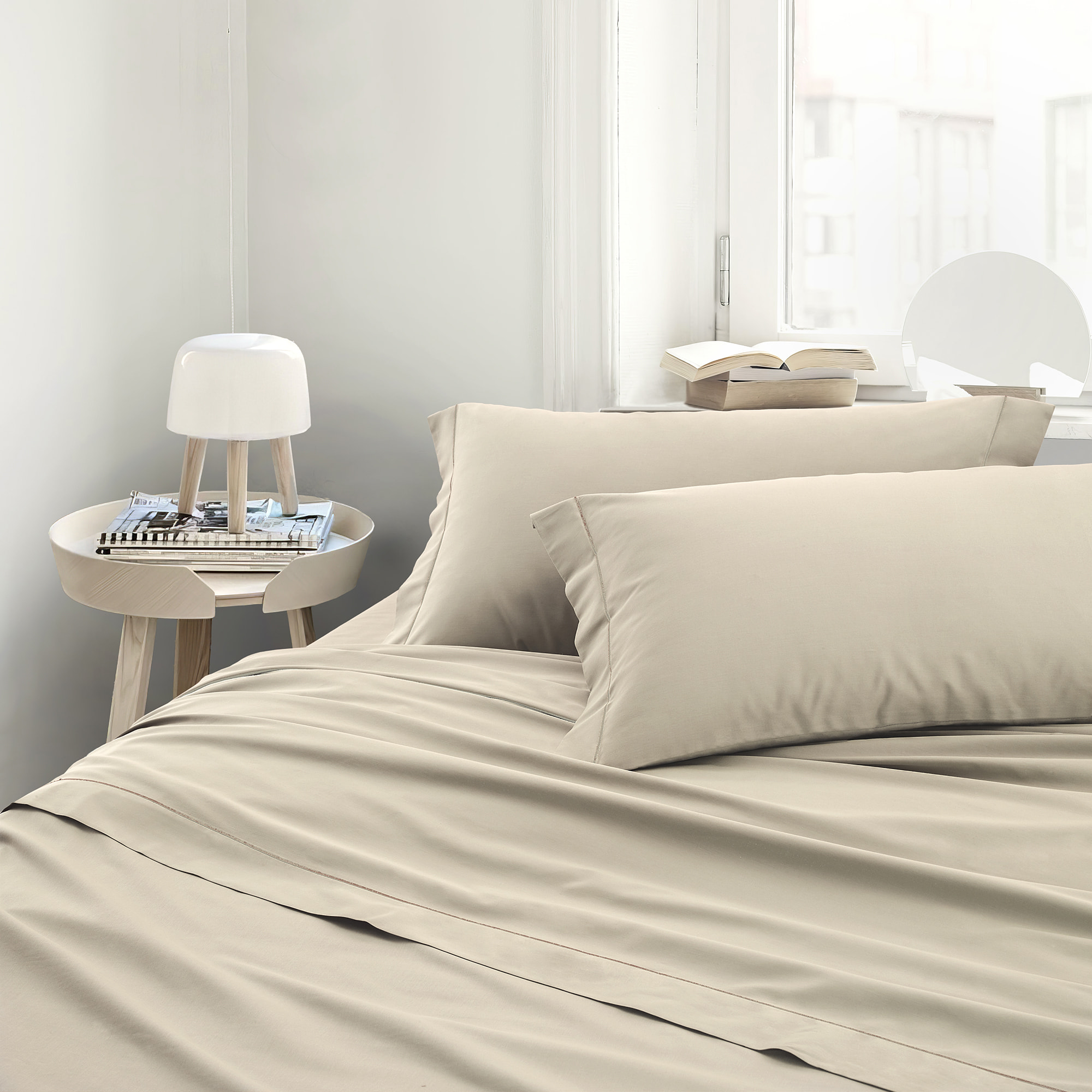 Completo letto in raso tinta unita beige