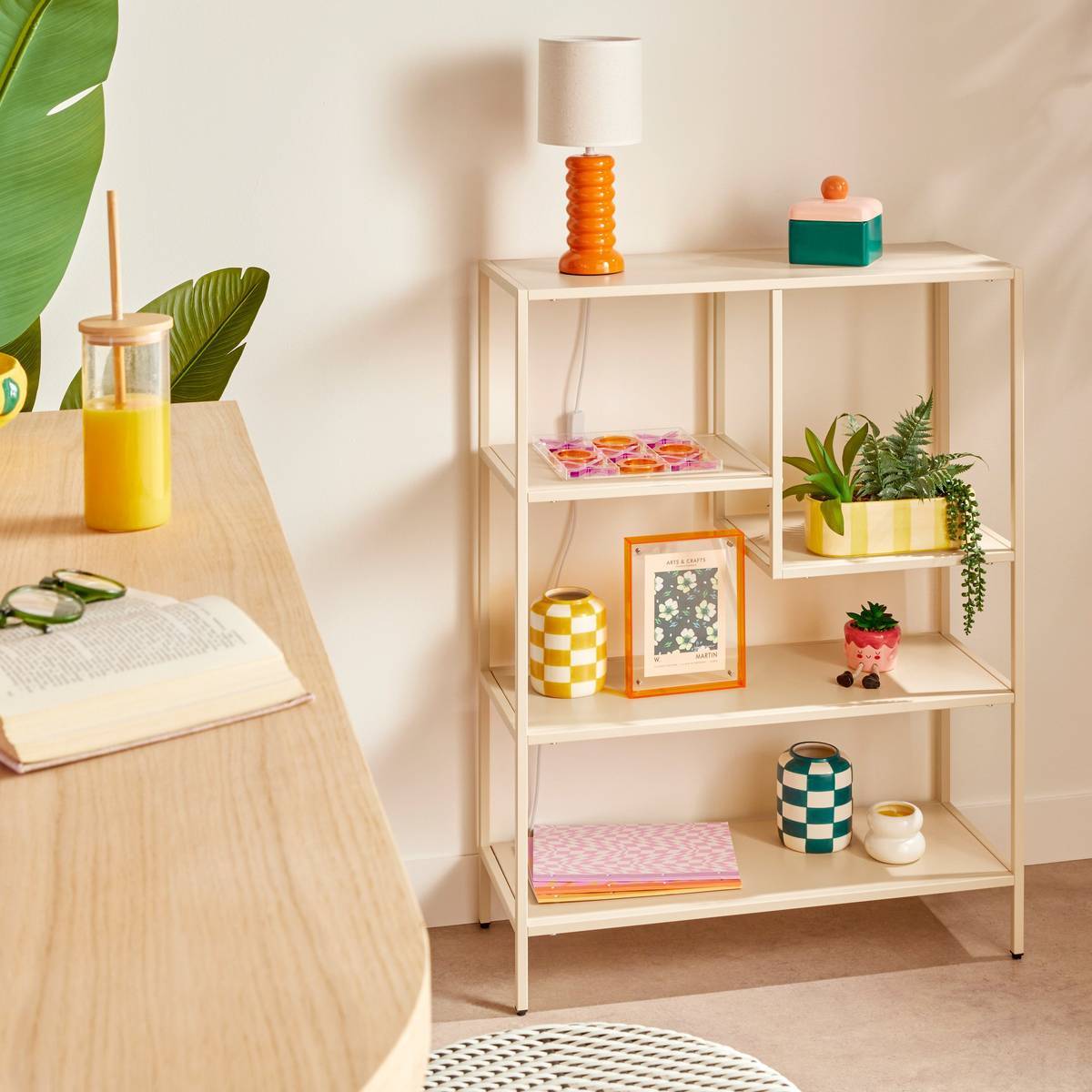 Étagère 4 niveaux Gota beige finition mate poudrée