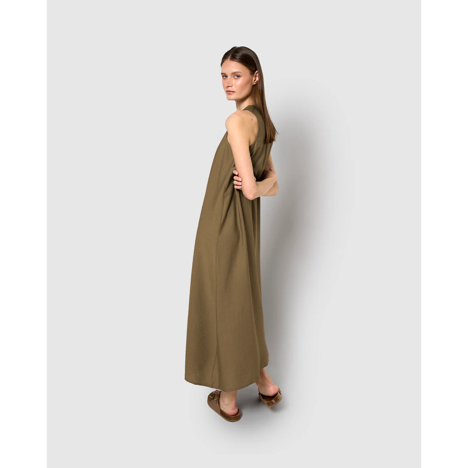 Vestido largo sin mangas fluido verde cacería