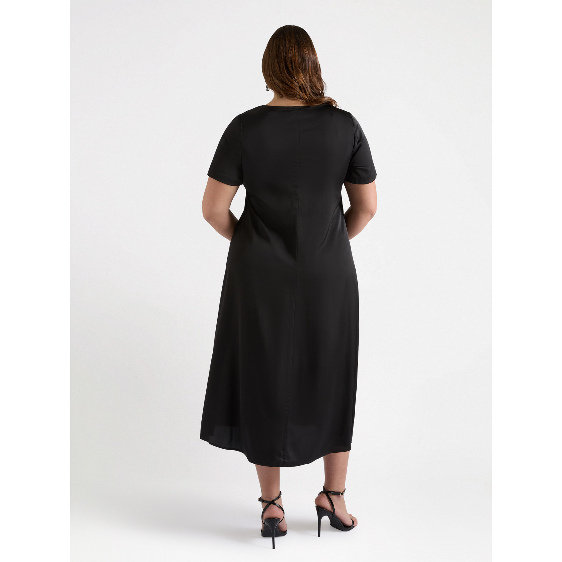 Fiorella Rubino - Vestido línea A - GRATIS - Negro