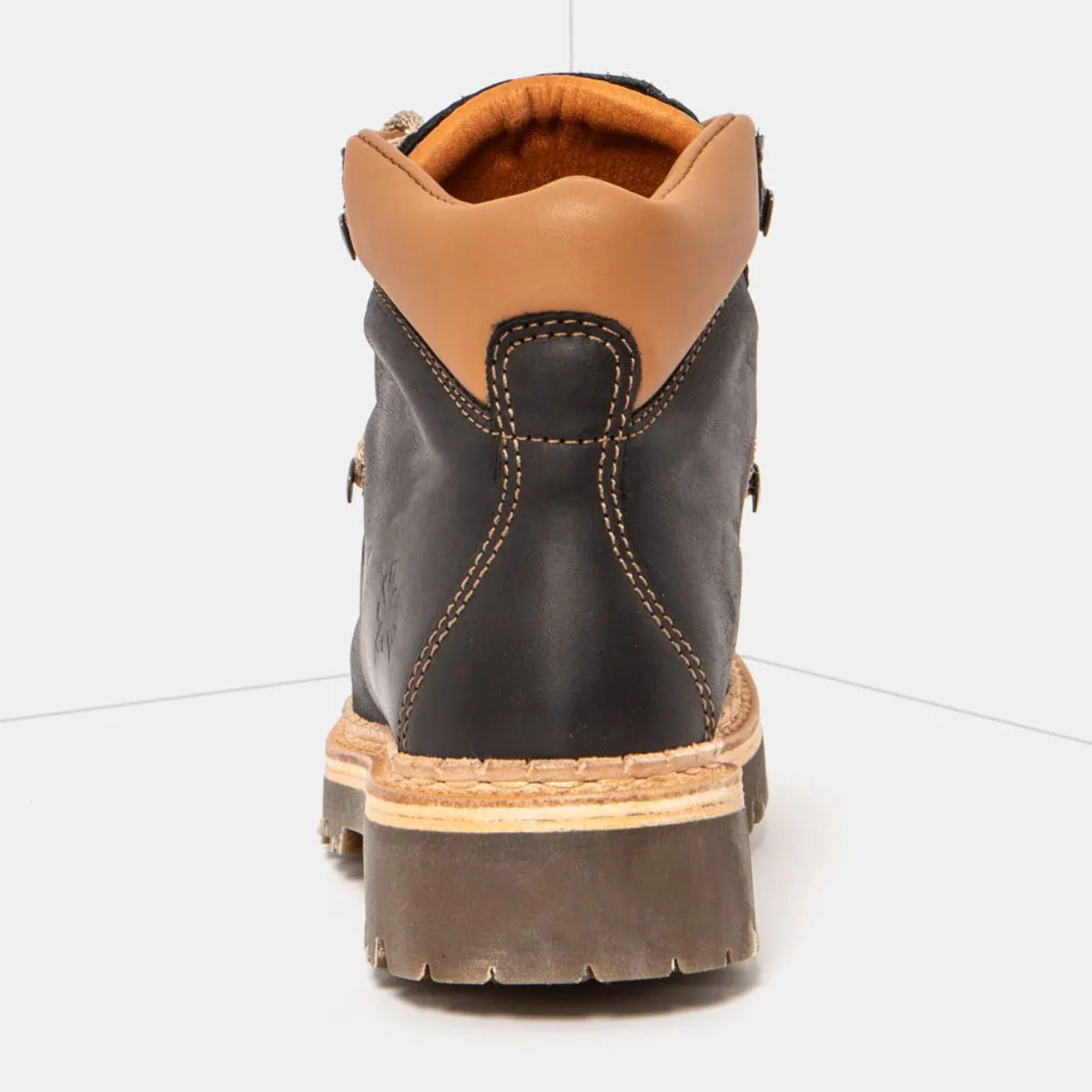 Botines 0903 ARIZONA BLACK/ AIR ALPINE color Black