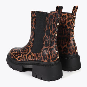 Stivaletto Stampa Animalier con Suola Track e Dettagli Metallici