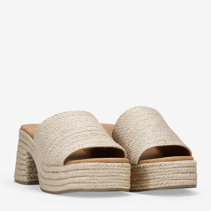 Sandalias de esparto beige con plataforma y tacón