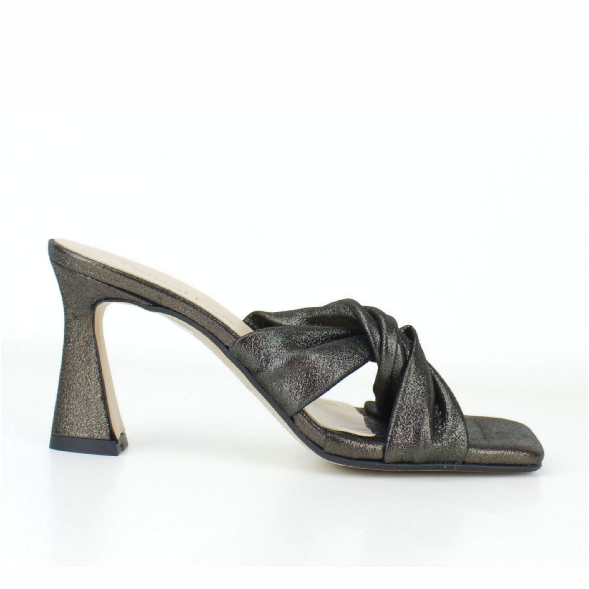 Sandalia nudo. Tacón de 7 cm