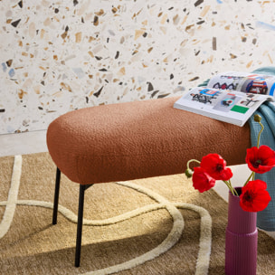 Banc. bout de lit avec revêtement bouclette texturée. rouille. pieds en métal noir. L 120 x P 41 x H 42.5cm