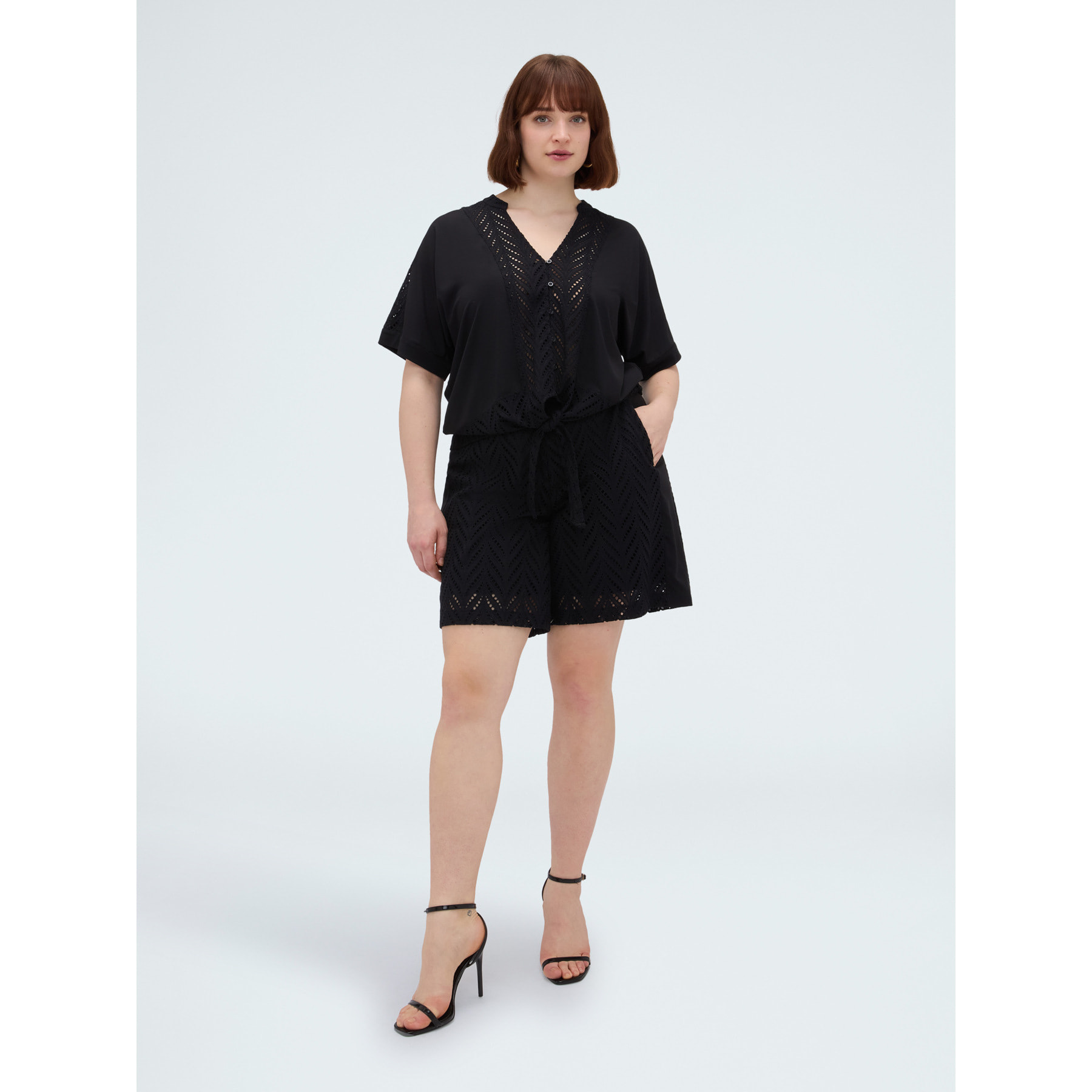 Fiorella Rubino - Shorts in sangallo di cotone traforato - Nero