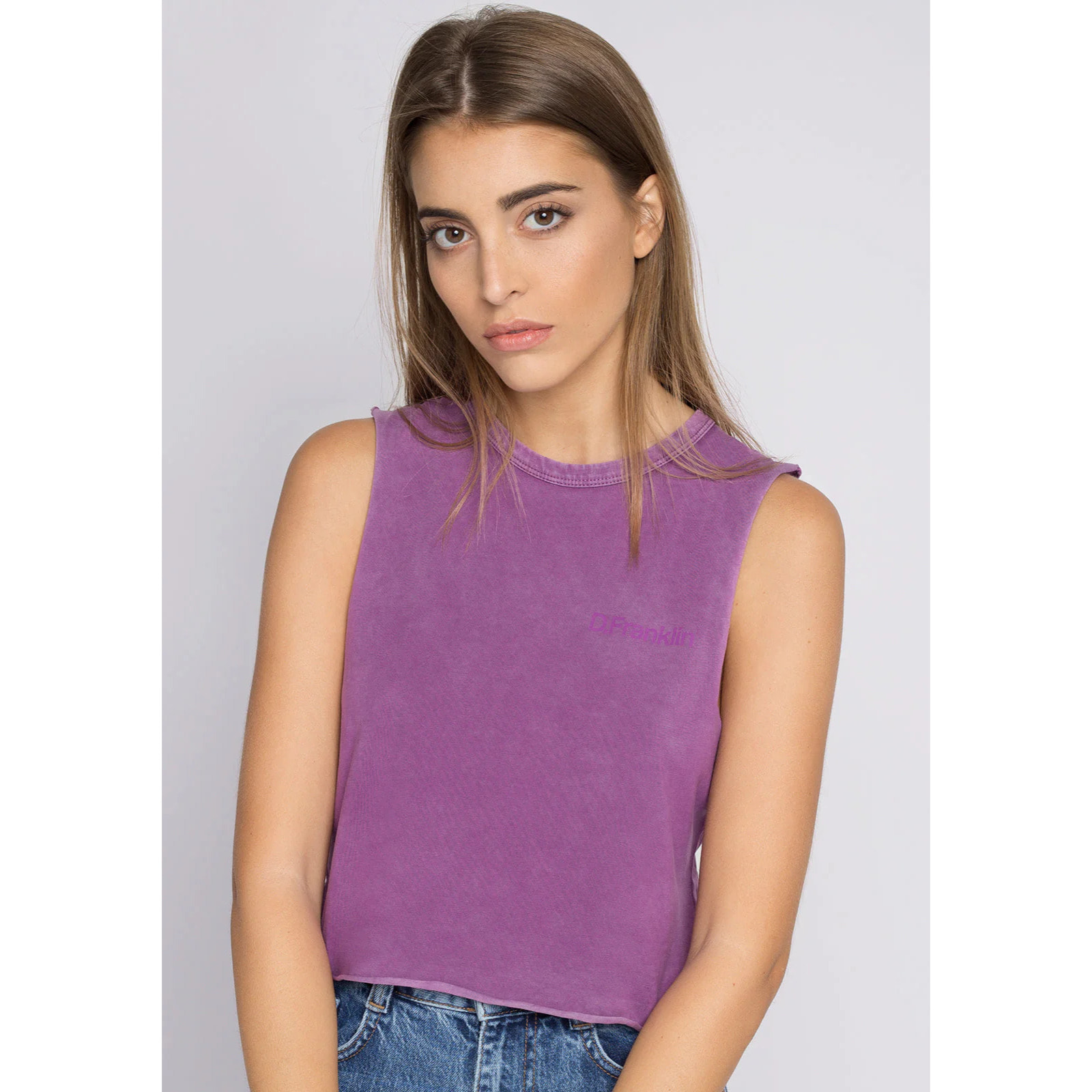 Top Sin Mangas Crop Top en Negro D.Franklin