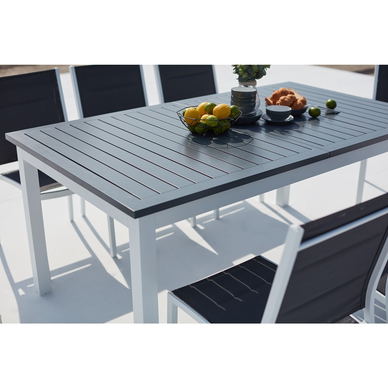 Table de jardin extensible et 8 chaises alu/toile PVC blanc BERENIS