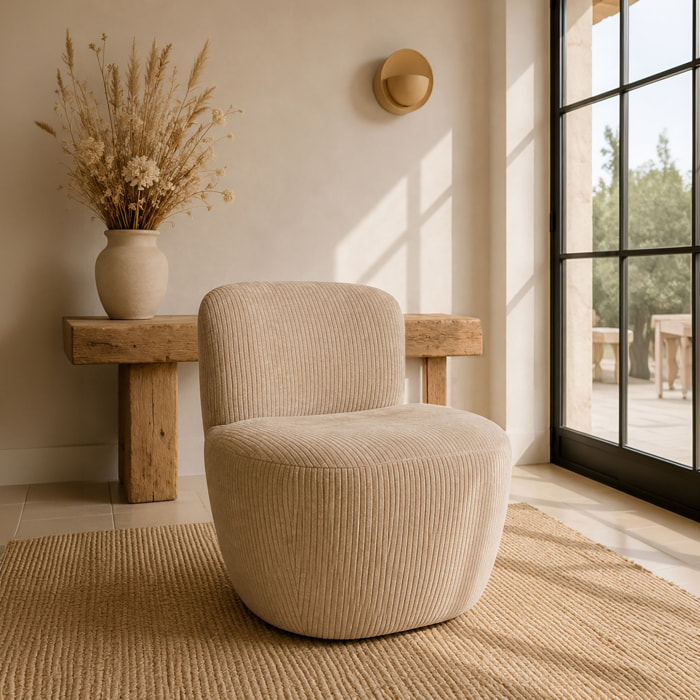 Fauteuil en tissu bouclette beige et structure en bois CÔME