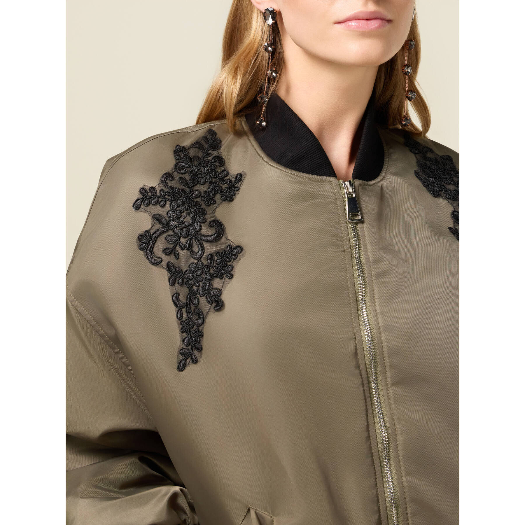 Oltre - Bomber de satén con parches - Verde militare