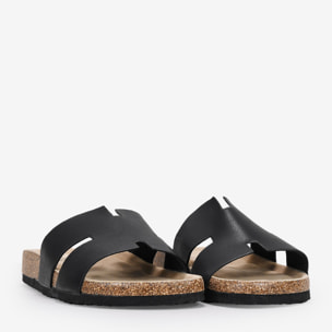 Sandalias planas negras con suela de corcho