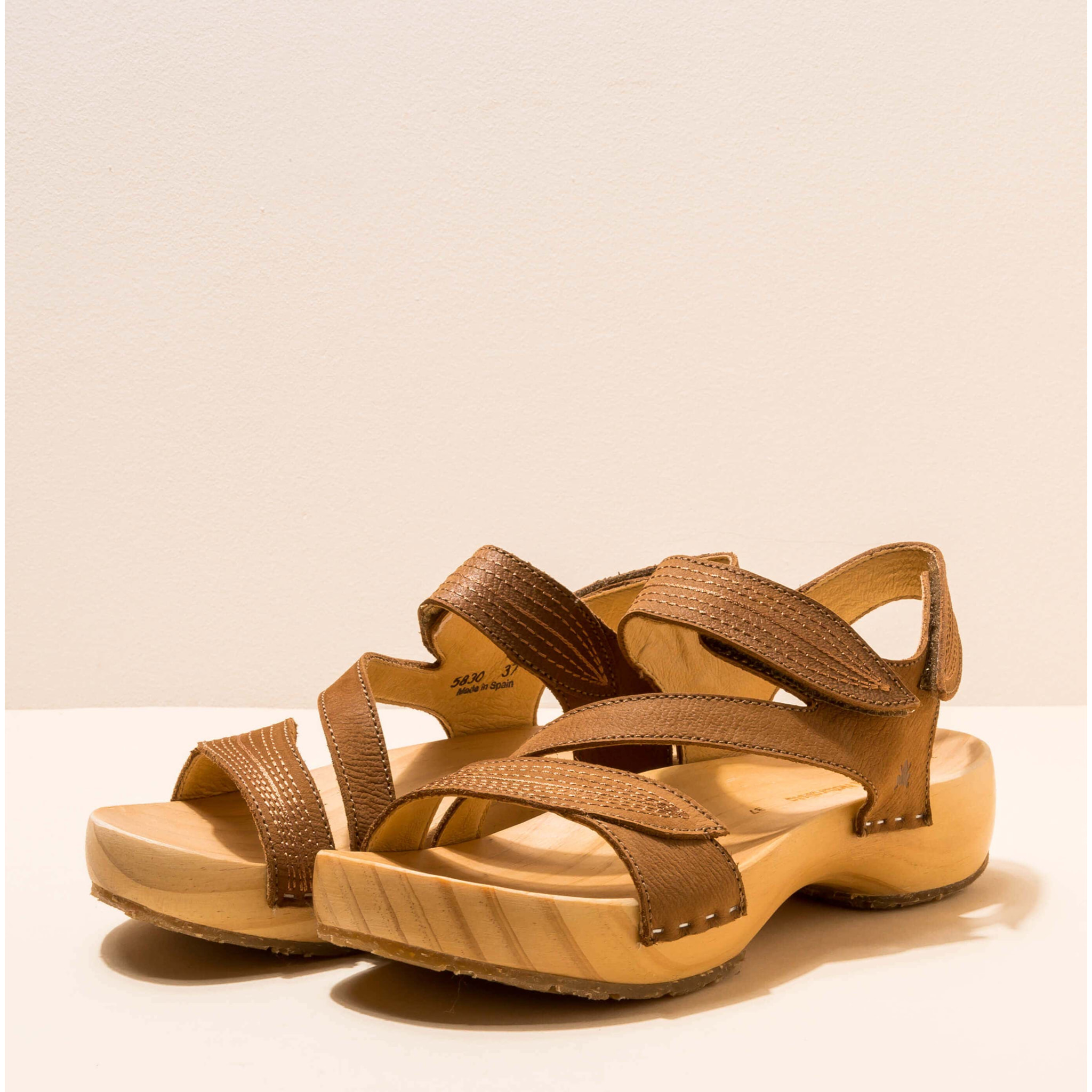 Sandalias N5830 PLEASANT WOOD / SHOKUNIN color Wood