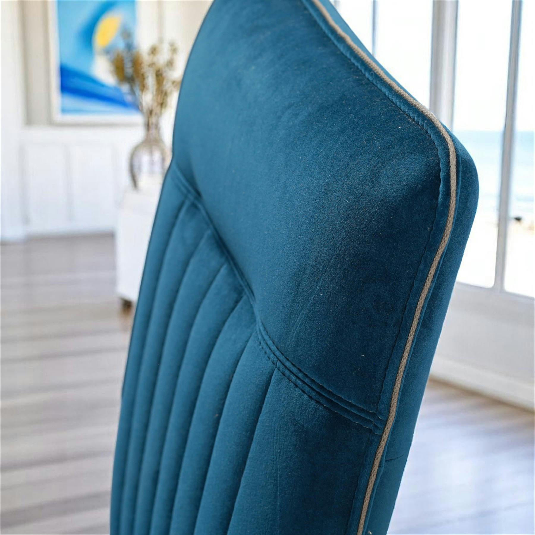 Chaise moderne en velours bleu (lot de 2) OKA
