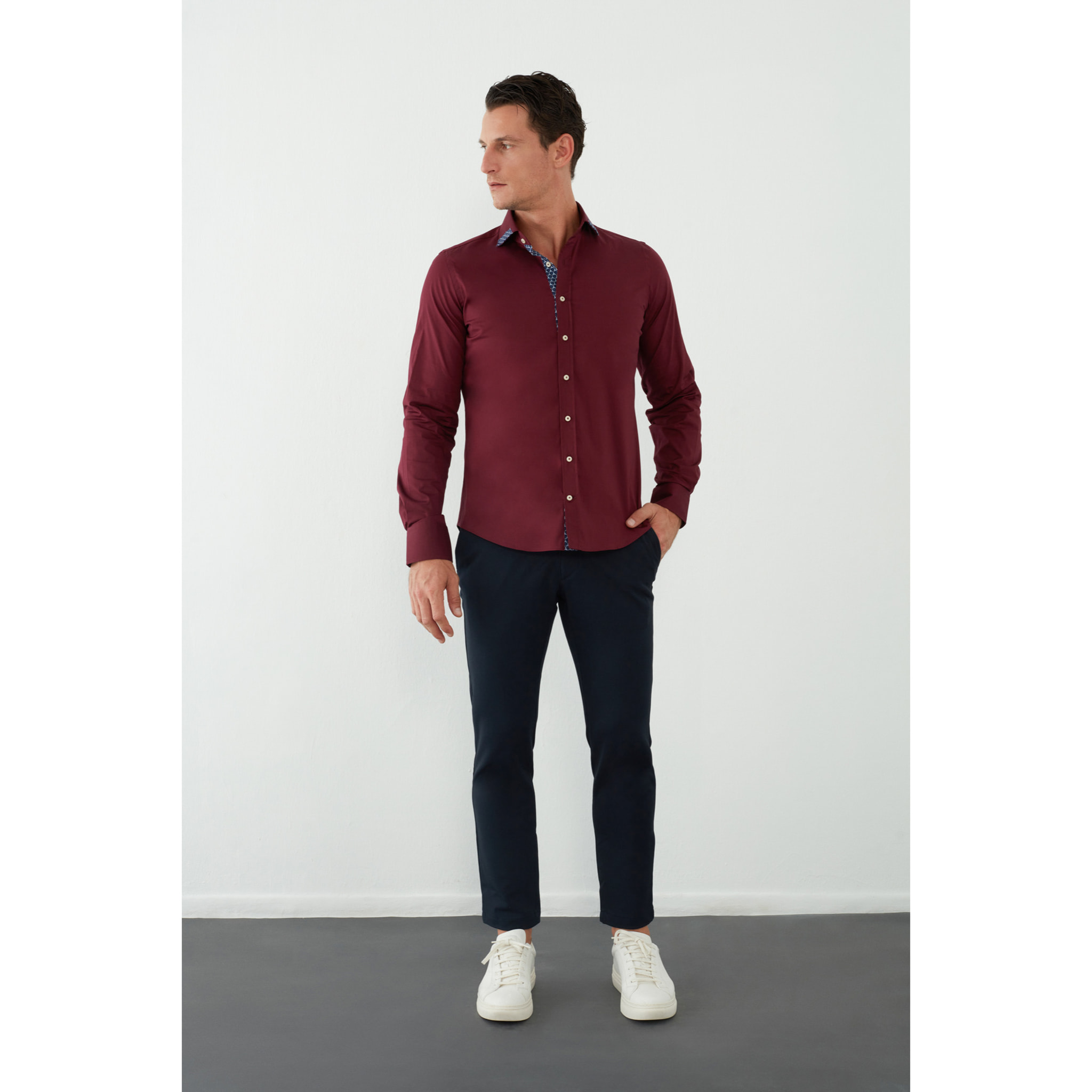 Camicia Uomo 1 Bottone Francese Contrasto sul Collo Popeline Stretch Unito Bordeaux