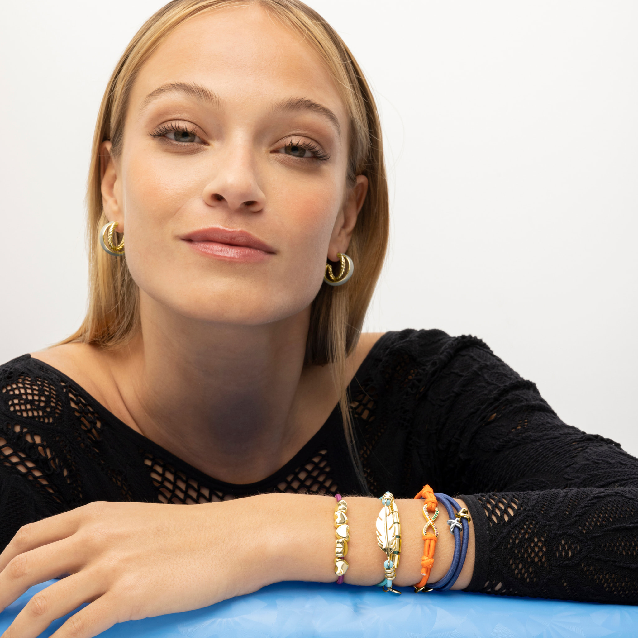 Coletero LUX BY LUX acabado en oro 18k