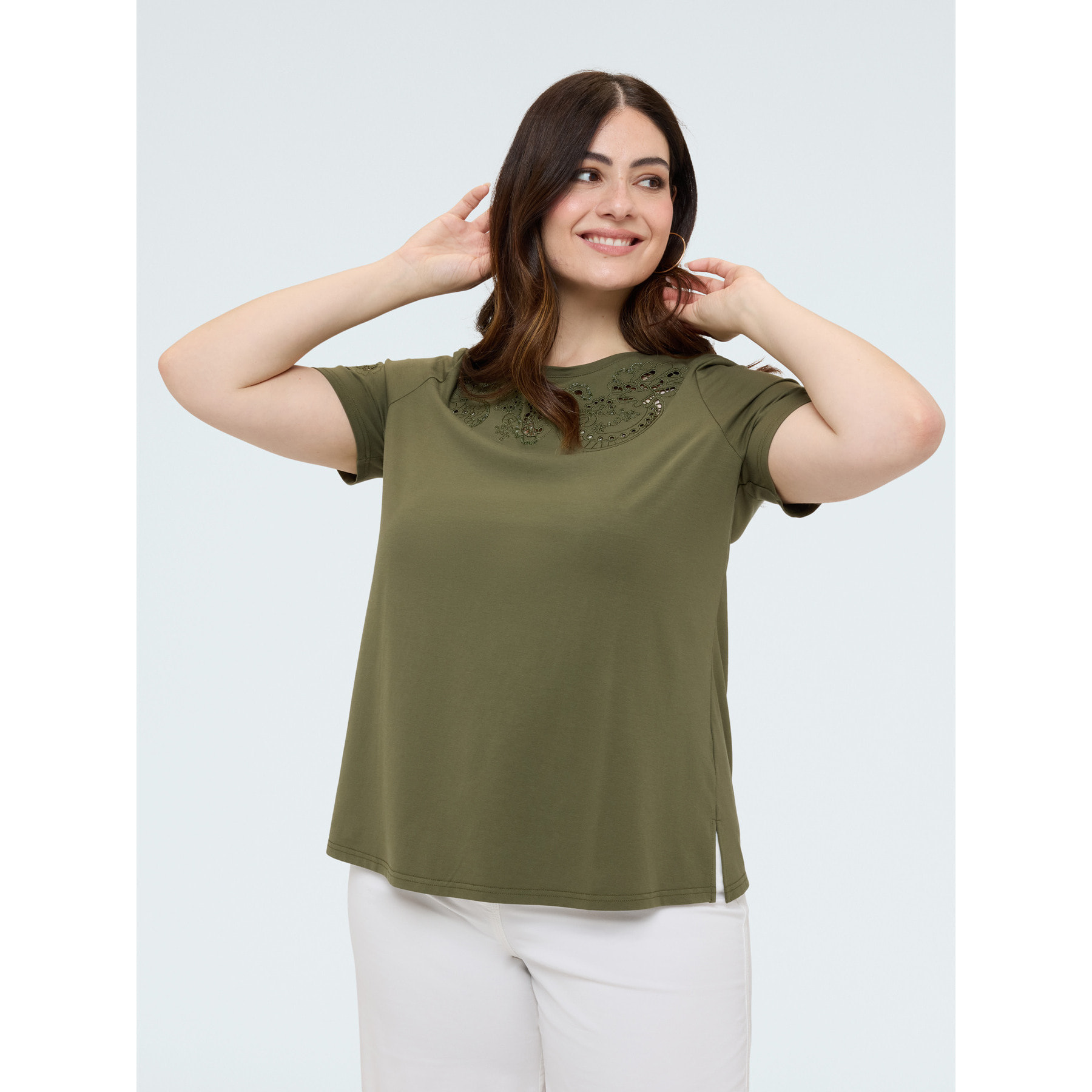Fiorella Rubino - T-shirt in cotone con pizzo e borchie - Verde militare