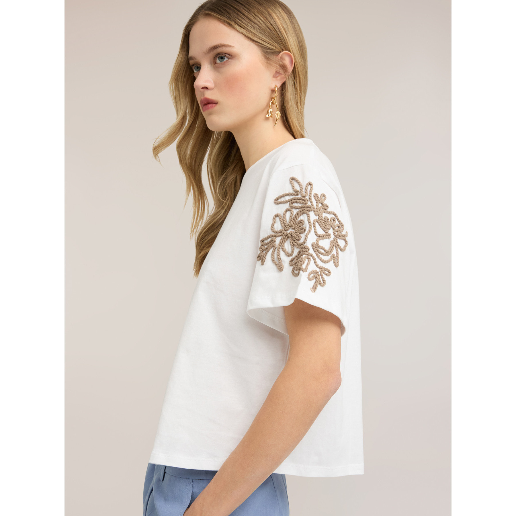 Motivi - T-shirt in jersey con ricami floreali - Bianco
