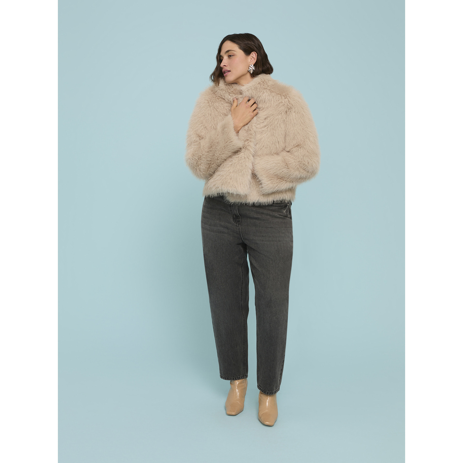 Fiorella Rubino - Giacca corta effetto peluche con collo - Beige