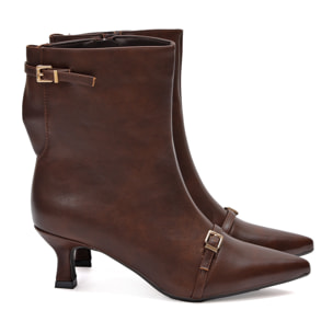 Stivali in simil pelle con tacco e cinturini