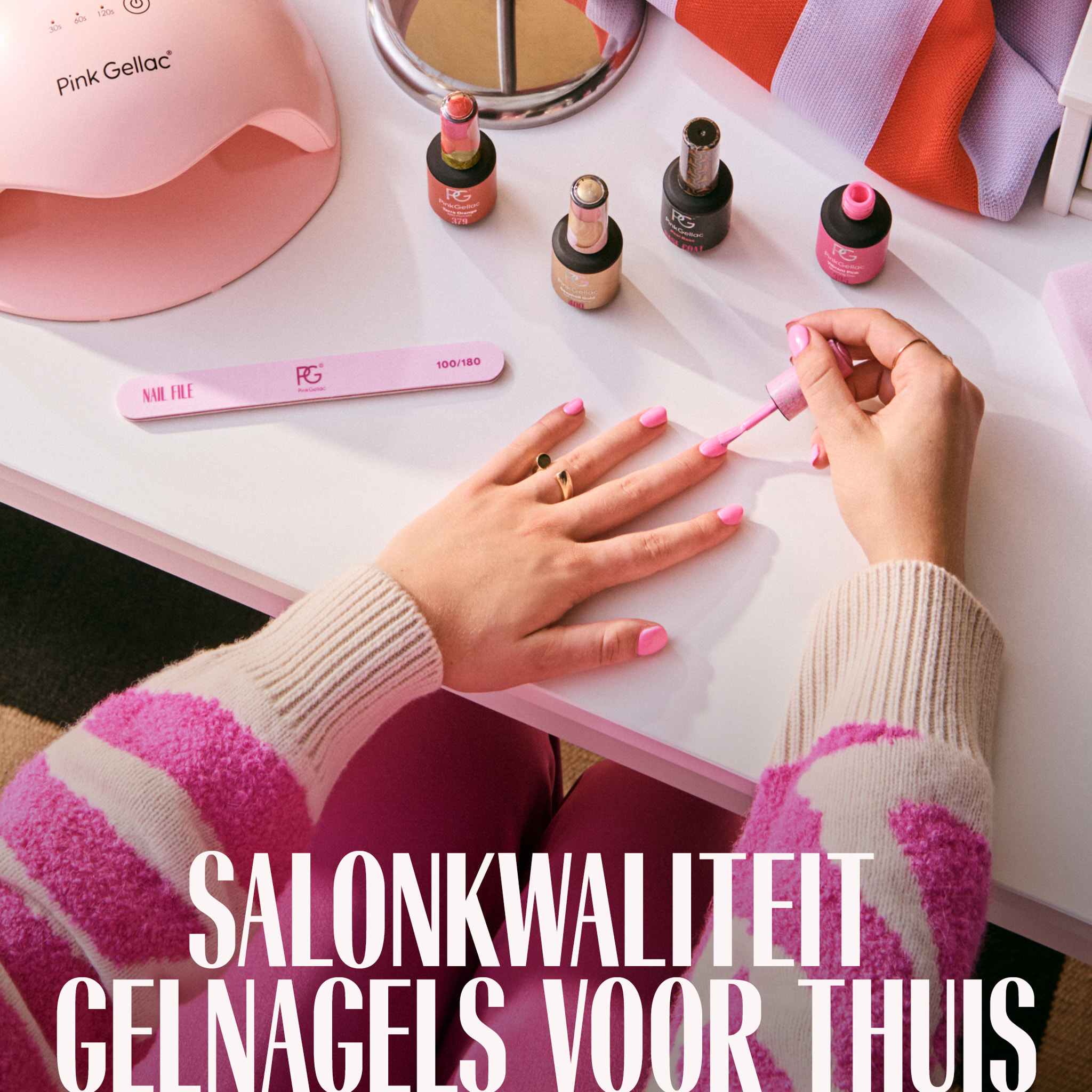 Pink Gellac - 112 Chique Red Gellak 15ml - Rode Gelnagellak - Gelnagels producten - Gel Nails - Gelnagel