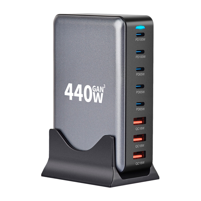 Cargador de mesa con 440W, con 5 salidas USB tipo C de carga rápida y 3 salidas USB-A.