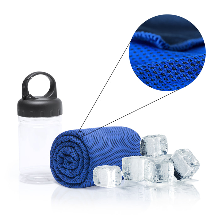 Asciugamano Rikat di 90x30cm in materiale refrigerante SoftCool Extreme con protezione UV50. Di 160g/m2. Custodia di trasporto con manico e moschettone.