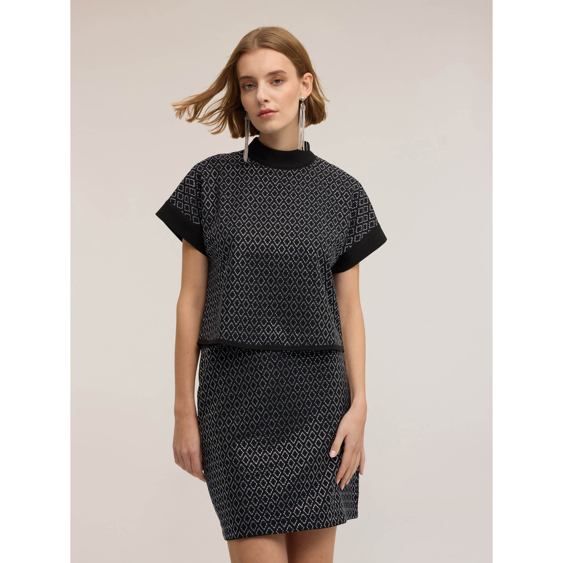 Motivi - Blusa de jersey con aplicación geométrica de strass - Negro