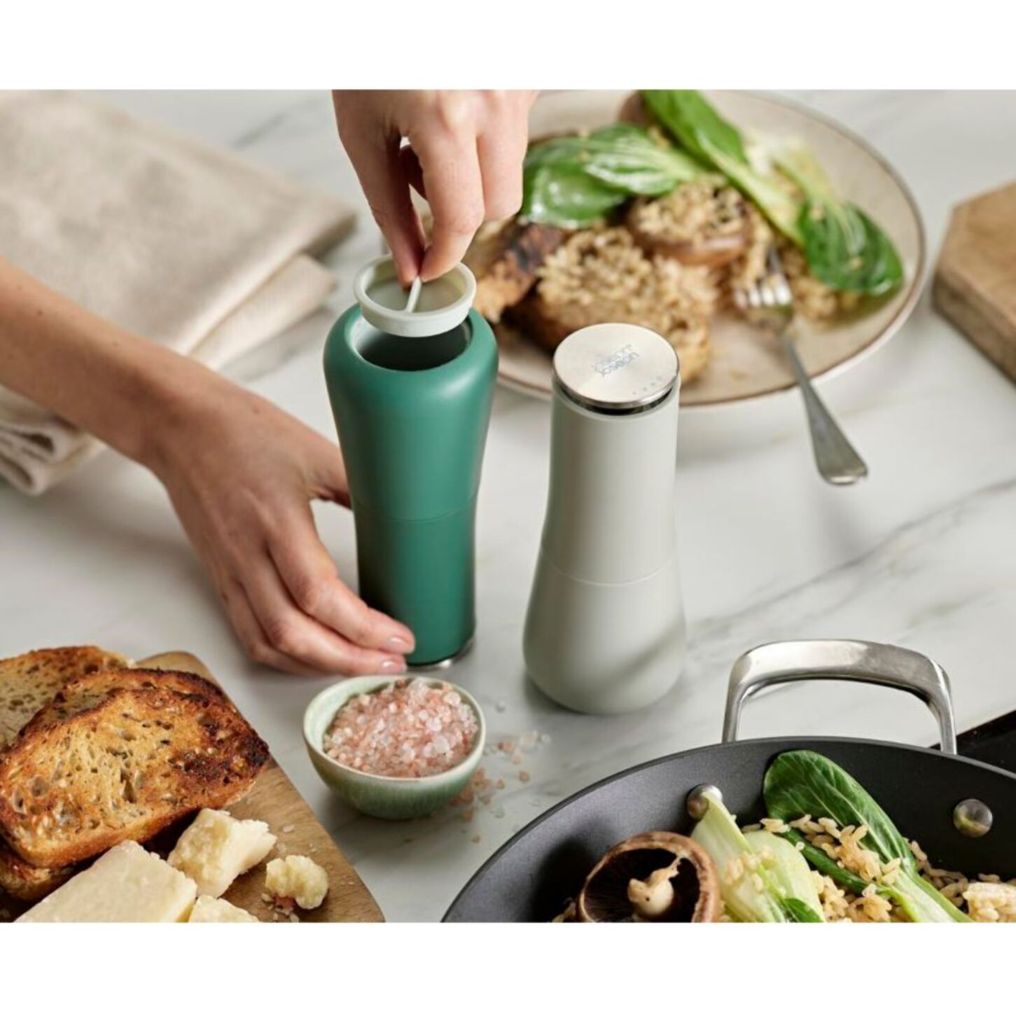 Moulin à poivre ou sel JOSEPH JOSEPH Milltop Sage