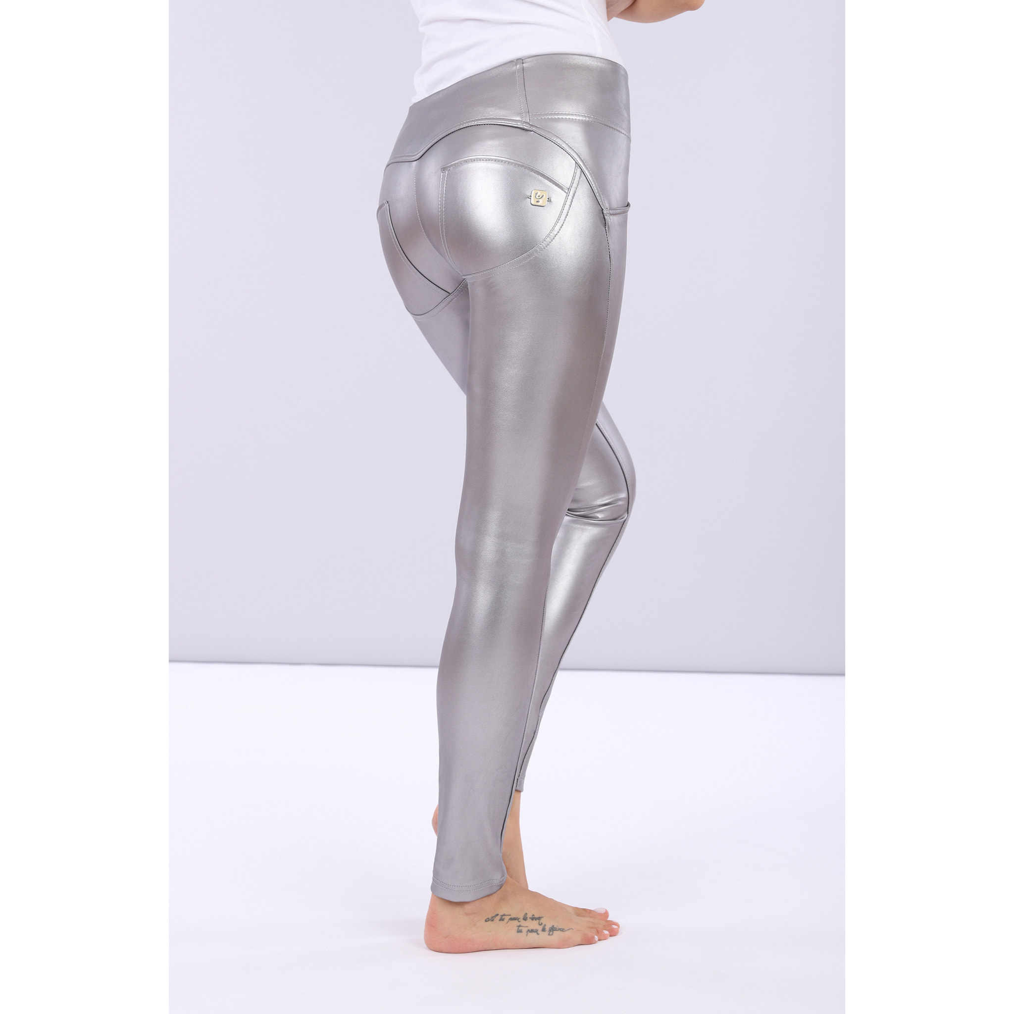 Pantaloni donna WR.UP® skinny in similpelle metallizata opaca