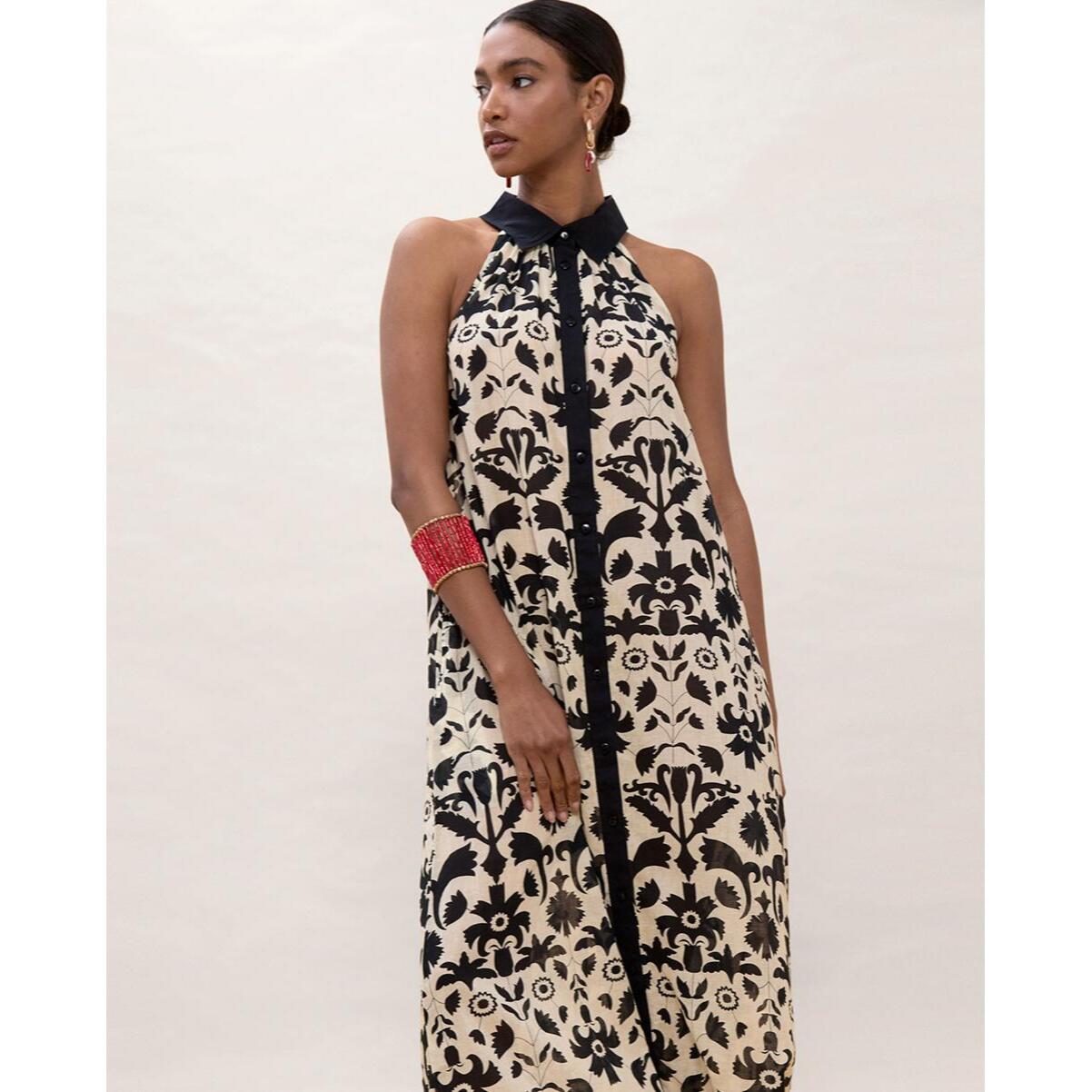 Abito con stampa floreale a contrasto