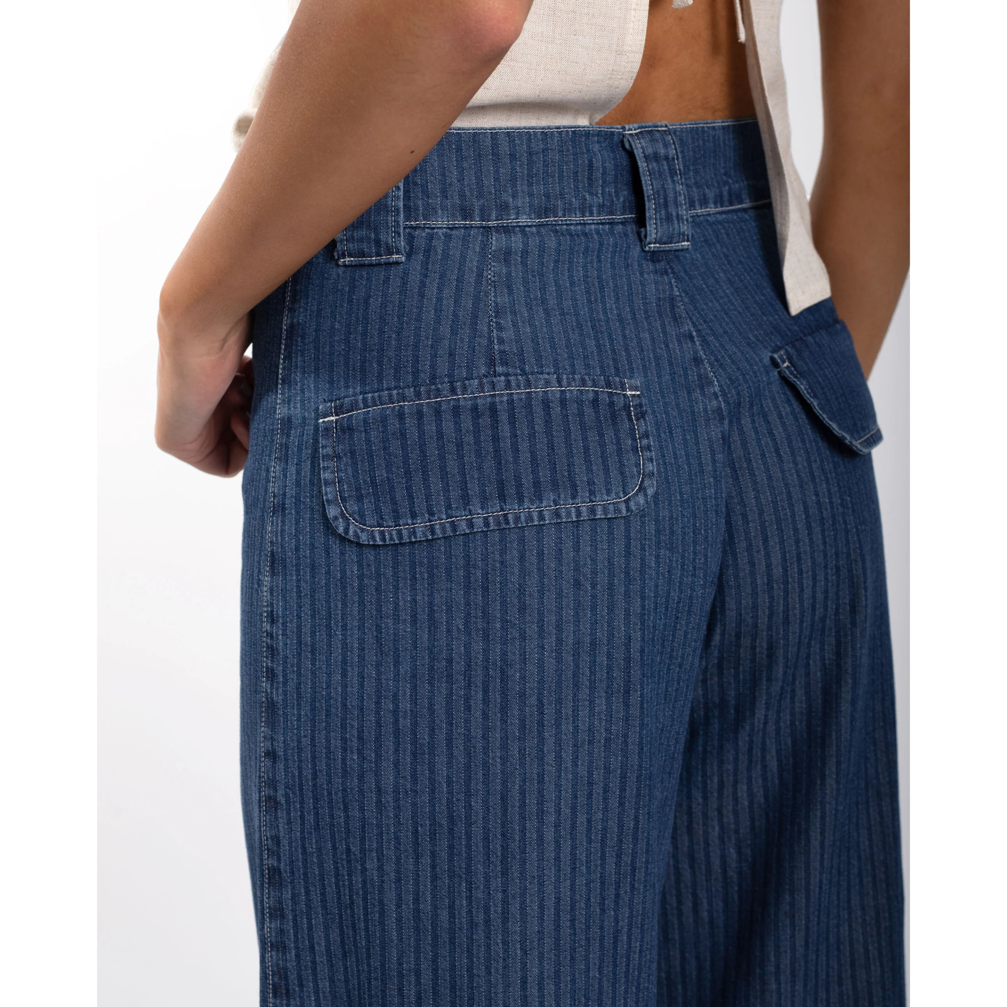 Jeans de mujer de campana con rayas diplomáticas