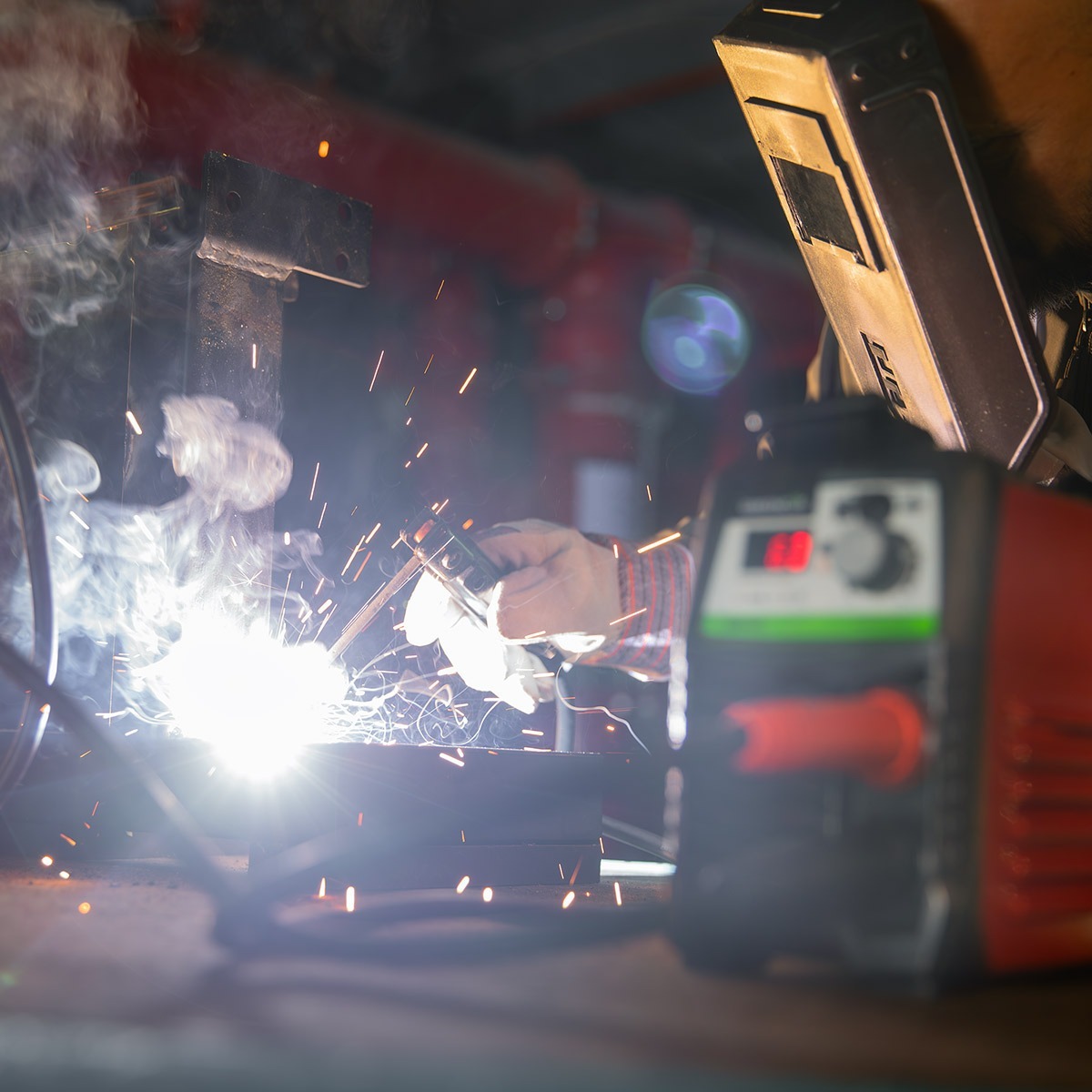 Soldador Inverter DC MMA 220-240V iGBT turboventilado pantalla LCD -GREENCUT