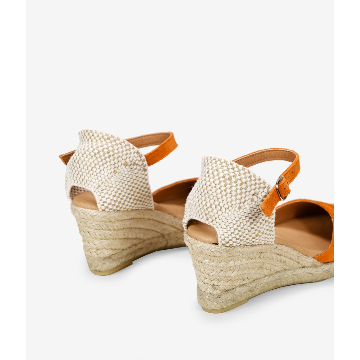 Alpargatas de piel naranja con cuña de esparto