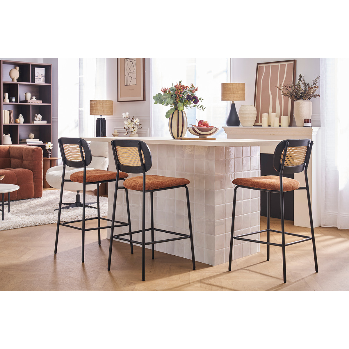 Tabourets design en velours noir, métal noir et cannage rotin (lot de 2) MIRANDA