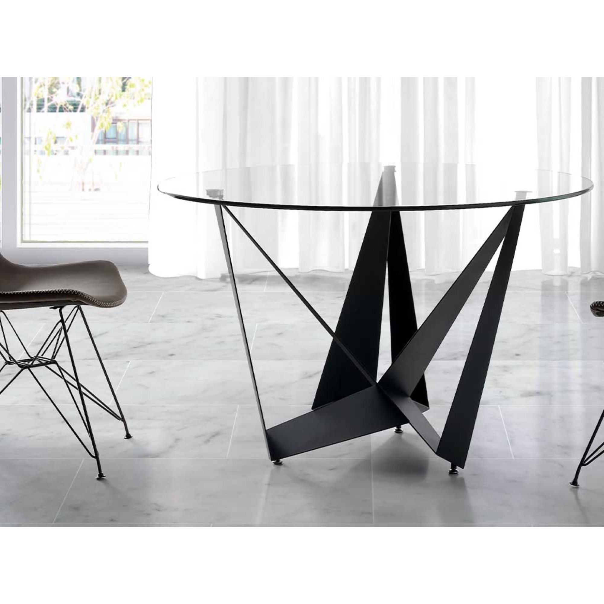 Mesa fija circular – Vidrio y negro mate