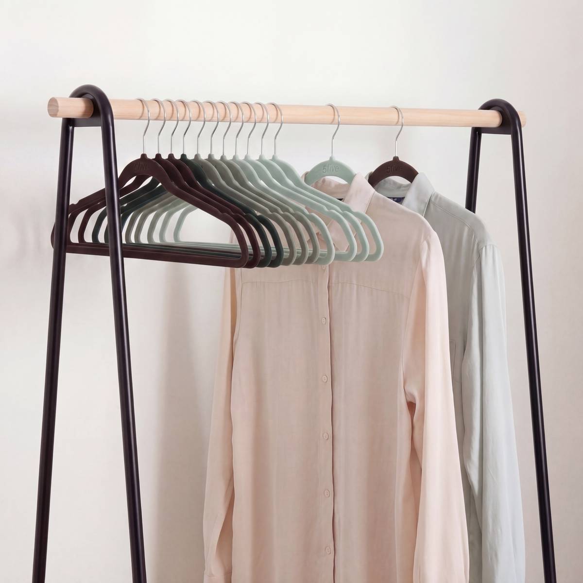 Lot de 20 cintres velours Hang'Up L.45cm