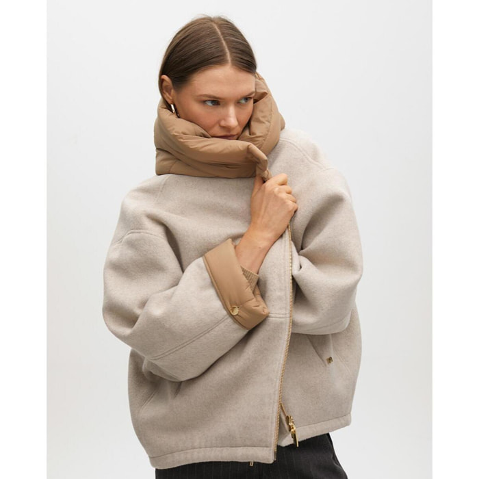 Cappotto Corto Bimateriale con Cappuccio