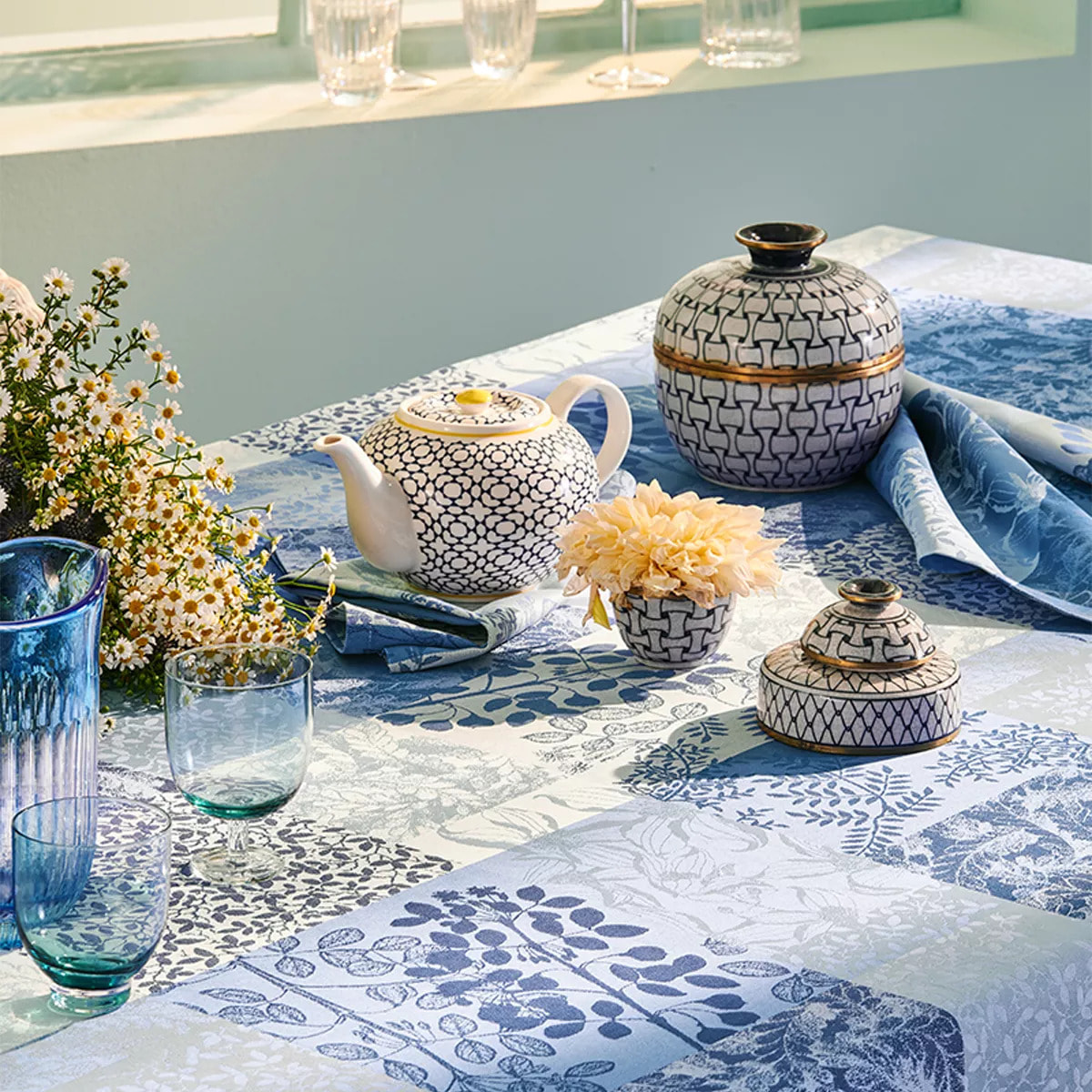 Nappe pur coton enduit motif jacquard bleu Mille rameaux bleu