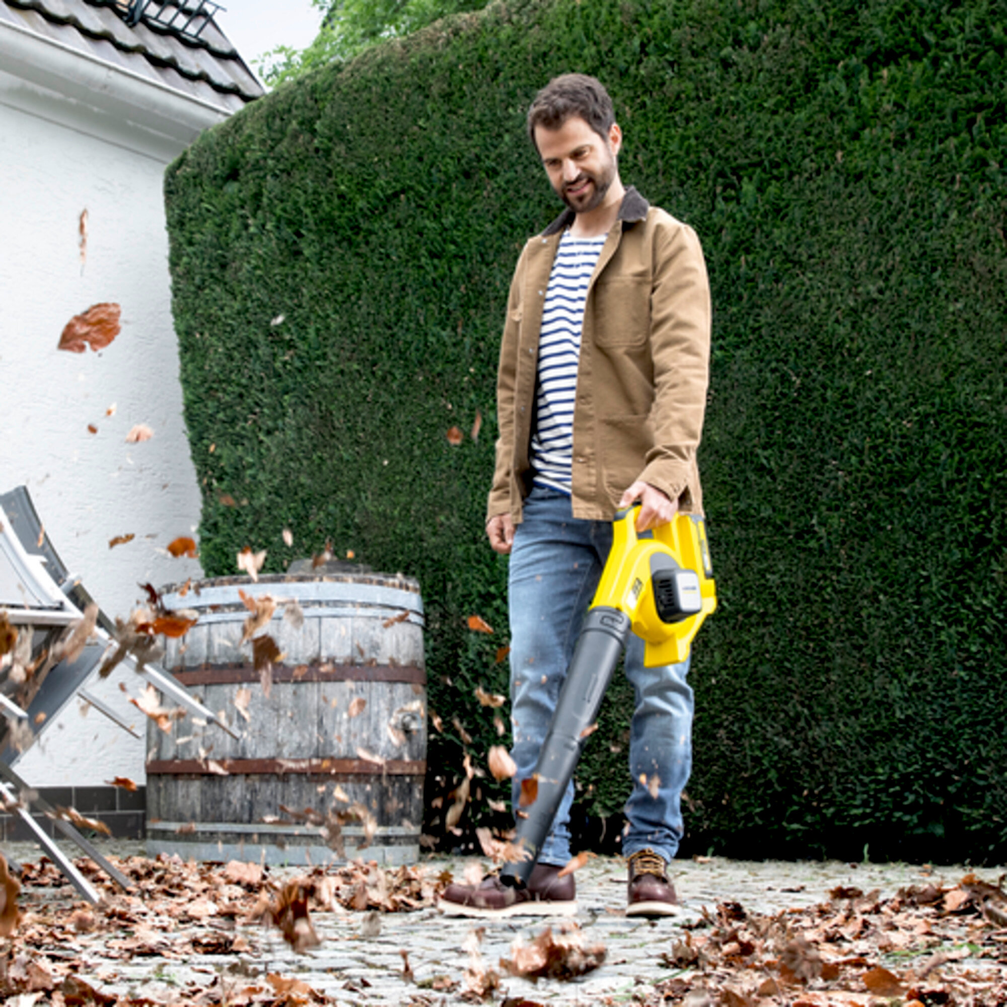 Souffleur de feuilles Karcher LBL 2 - Vitesse air 110 km/h- Volume air 450 m³/h- Batterie 18V 2-5 Ah