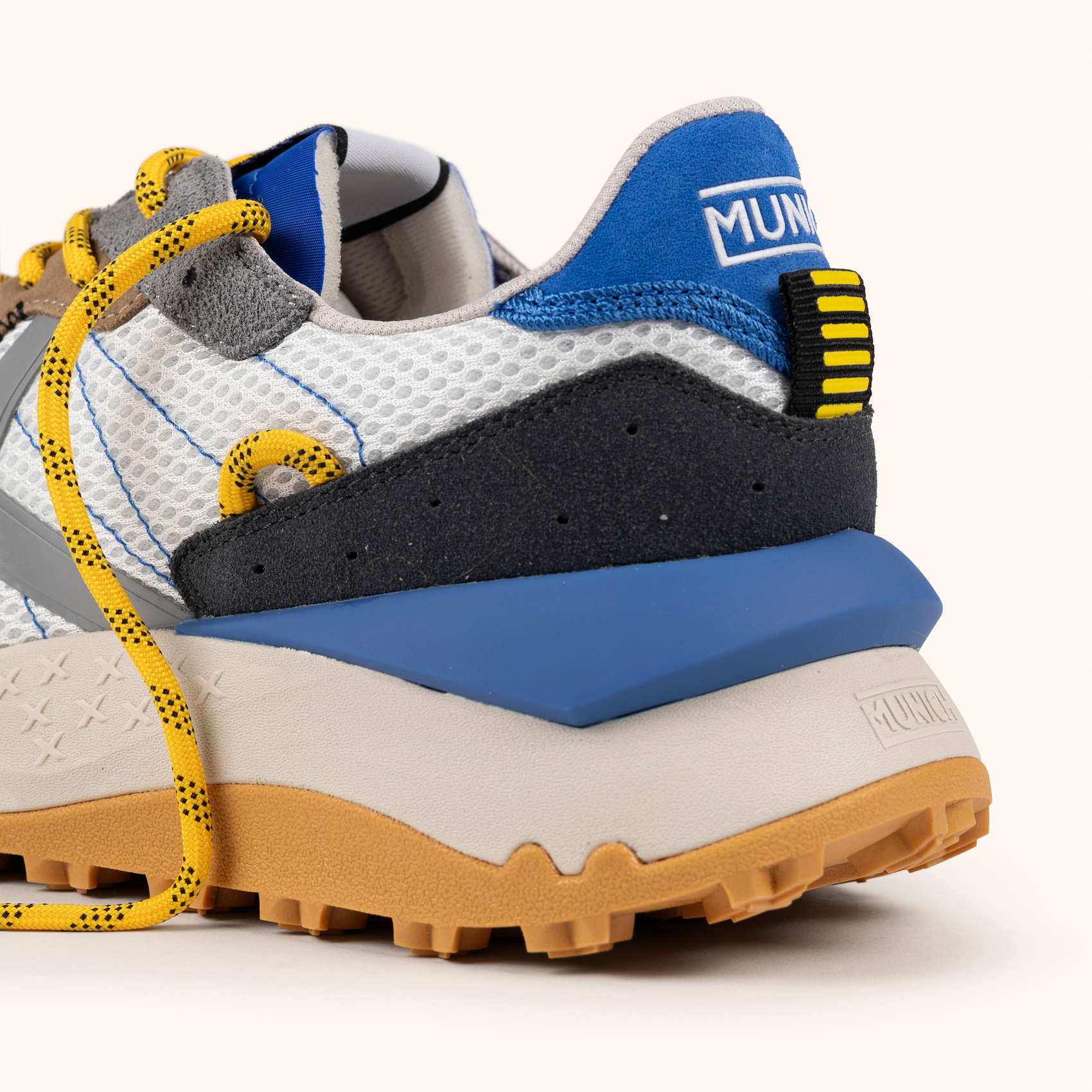 Zapatilla de Suela Chunky en Gris y Antracita MUNICH SHIBUYA 35