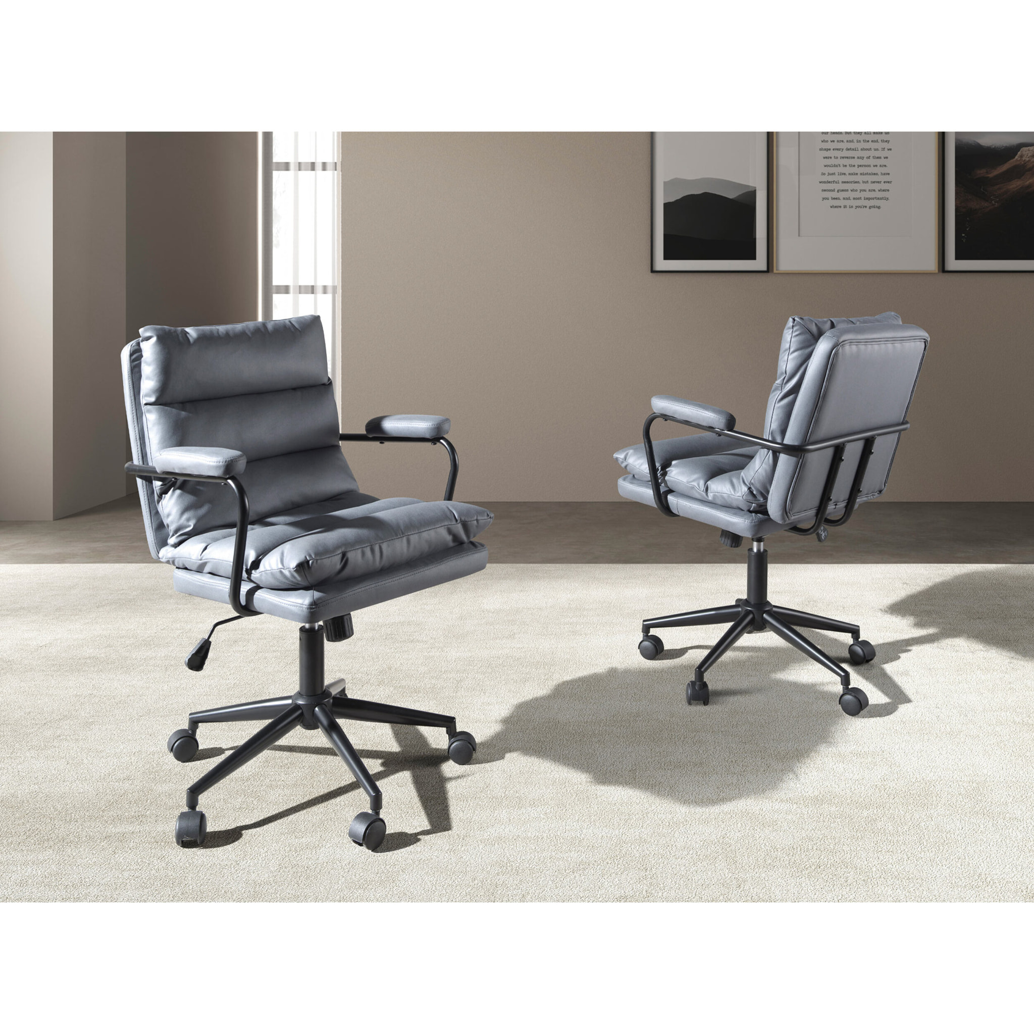 Silla Angel Cerdá oficina giratoria con asiento y respaldo tapizado en tela en gris patas en acero inoxidable en negro 59x63x90cm