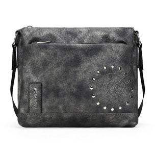 Bolso bandolera negro con cremallera y tachas