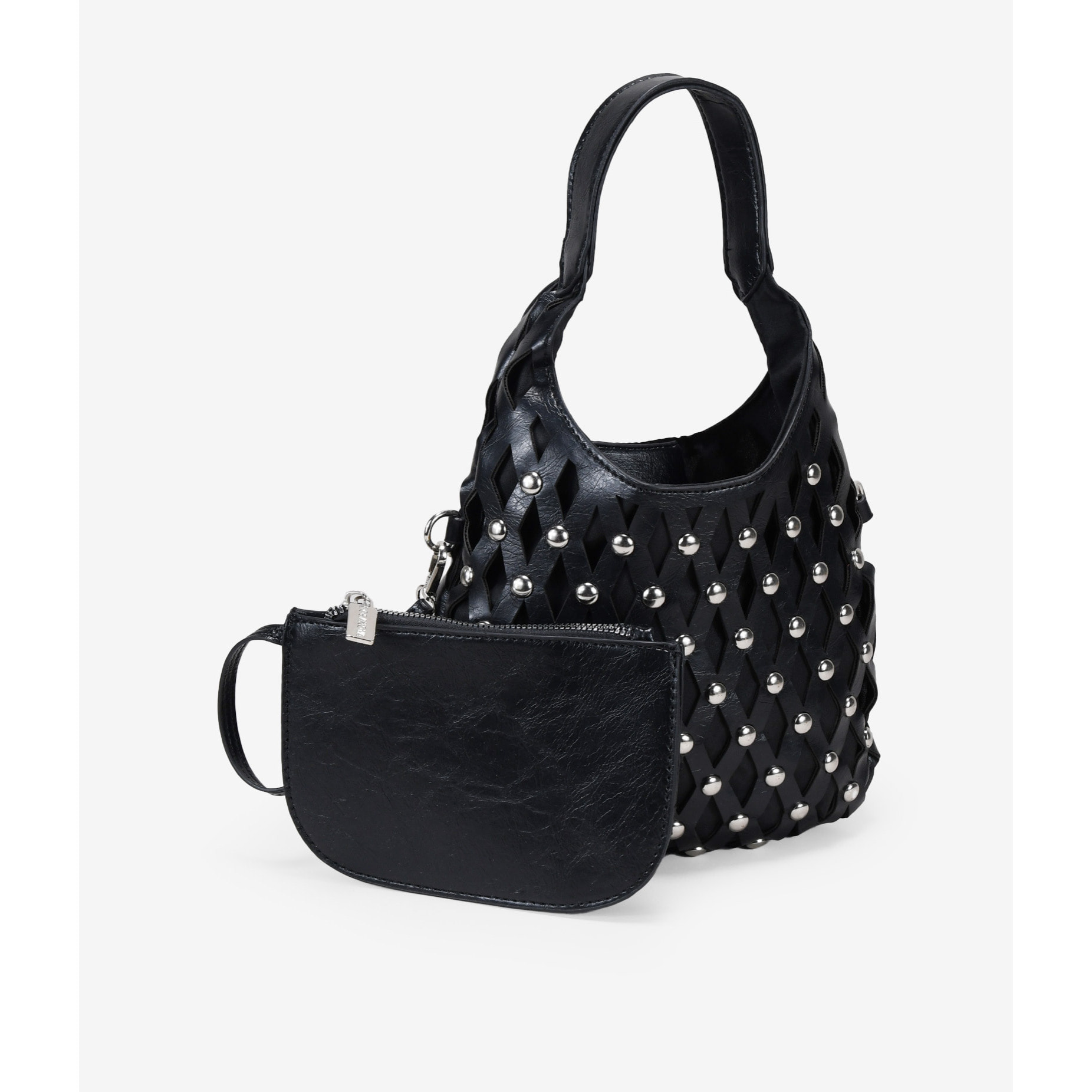 Bolso de mano negro con tachas